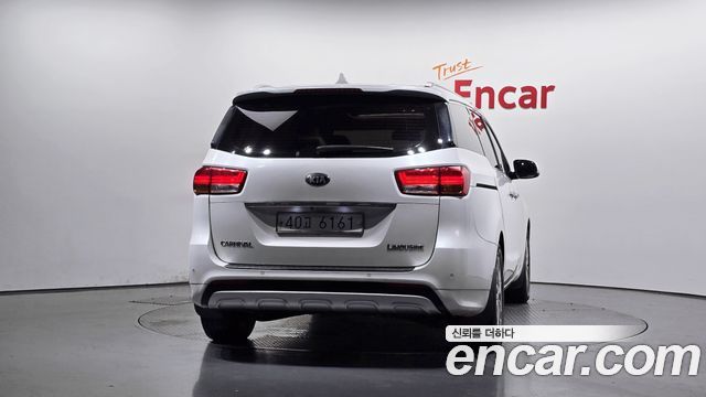 Kia Canival 2018 — photo 4
