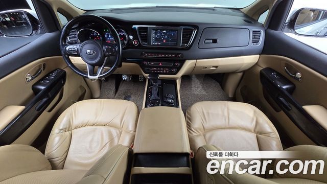 Kia Canival 2018 — photo 7
