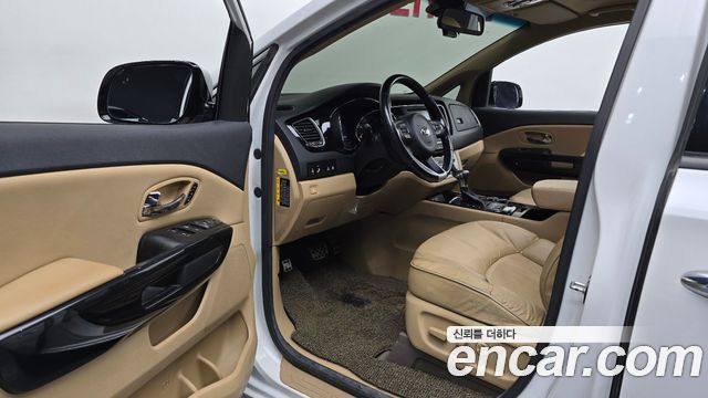 Kia Canival 2018 — photo 10