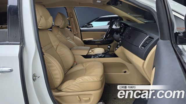 Kia Canival 2018 — photo 11