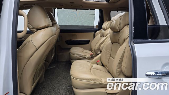 Kia Canival 2018 — photo 12