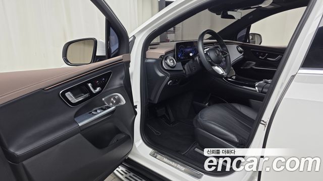 Mercedes-Benz EQE 2023 — photo 13