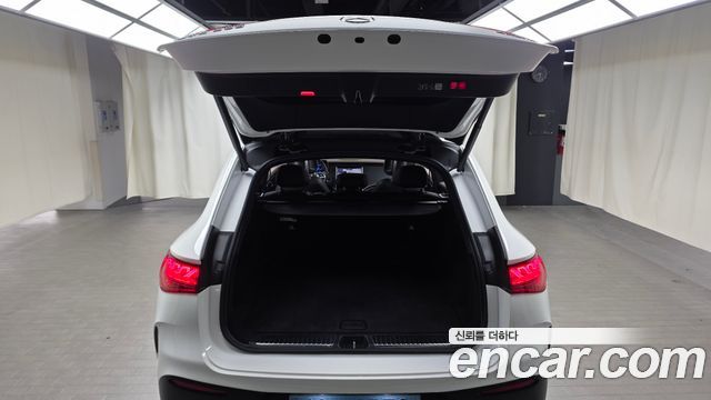 Mercedes-Benz EQE 2023 — photo 23