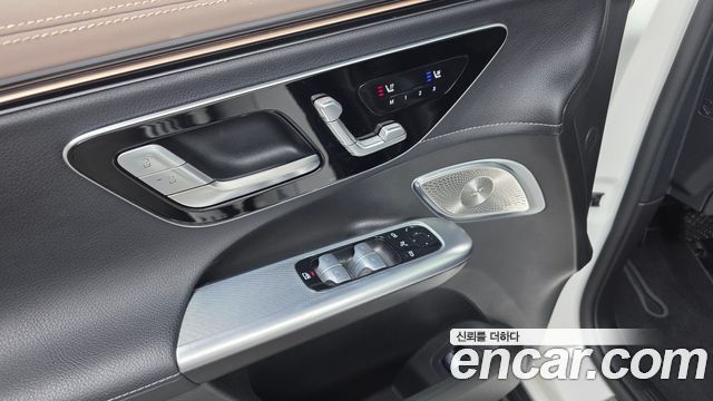 Mercedes-Benz EQE 2023 — photo 25