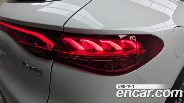 Mercedes-Benz EQE 2023 — photo 9