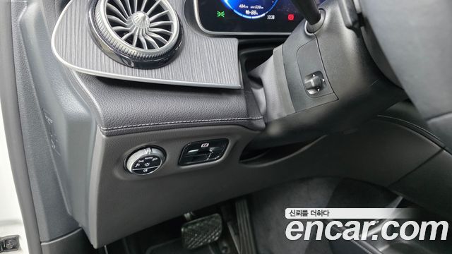 Mercedes-Benz EQE 2023 — photo 27