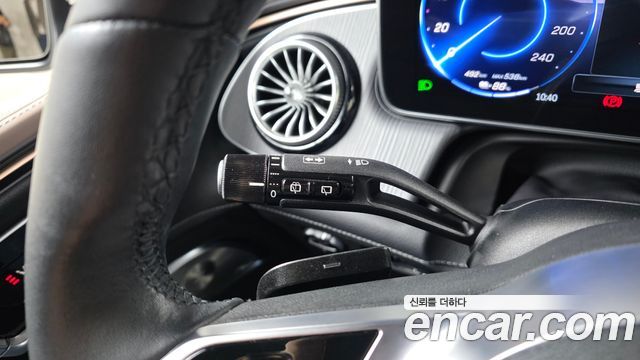 Mercedes-Benz EQE 2023 — photo 28