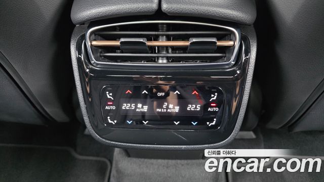 Mercedes-Benz EQE 2023 — photo 31