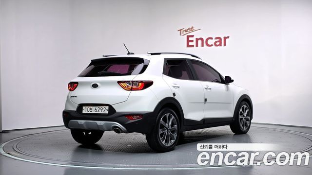 Kia Stonic 2018 — photo 2