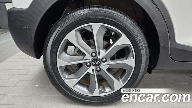 Kia Stonic 2018 — photo 5