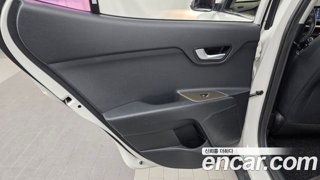 Kia Stonic 2018 — photo 15