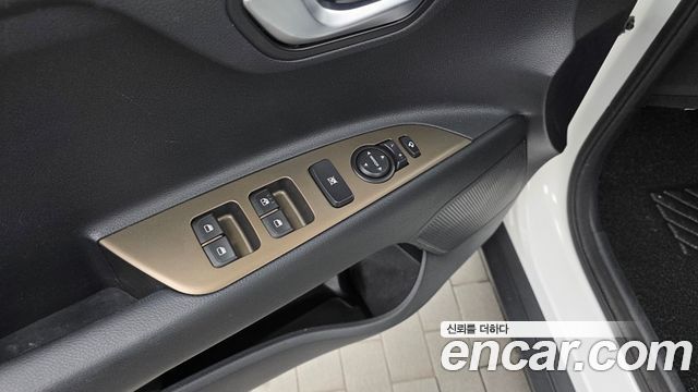 Kia Stonic 2018 — photo 30