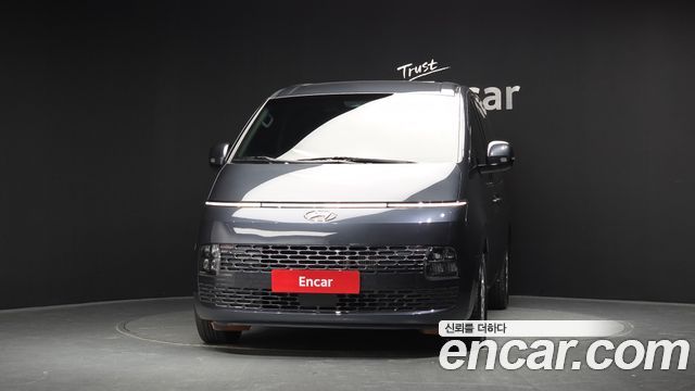 Hyundai Staria 2023 — photo 3