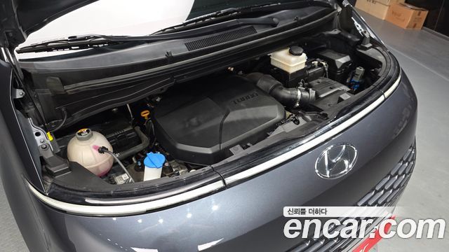 Hyundai Staria 2023 — photo 6