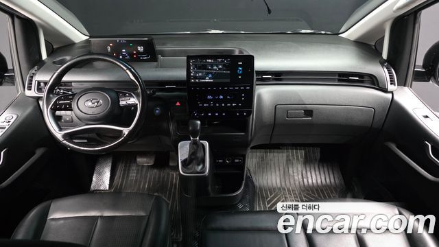 Hyundai Staria 2023 — photo 7