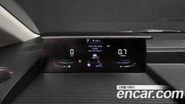 Hyundai Staria 2023 — photo 8