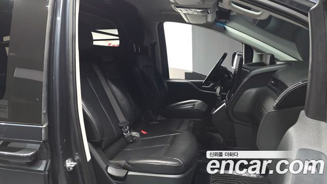 Hyundai Staria 2023 — photo 11