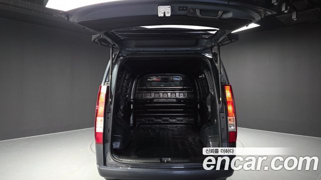 Hyundai Staria 2023 — photo 20