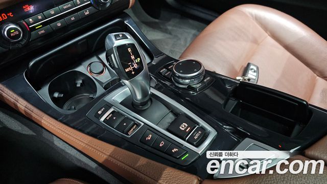 BMW 5-Series 2016 — photo 9