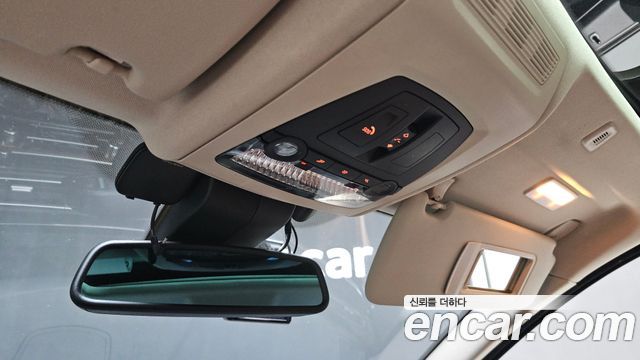 BMW 5-Series 2016 — photo 16