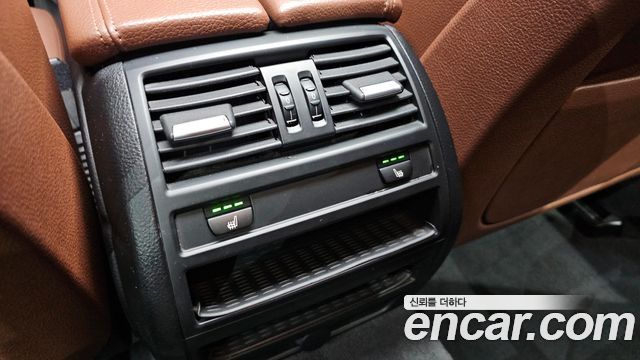 BMW 5-Series 2016 — photo 18