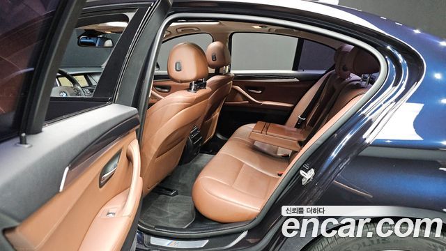 BMW 5-Series 2016 — photo 19