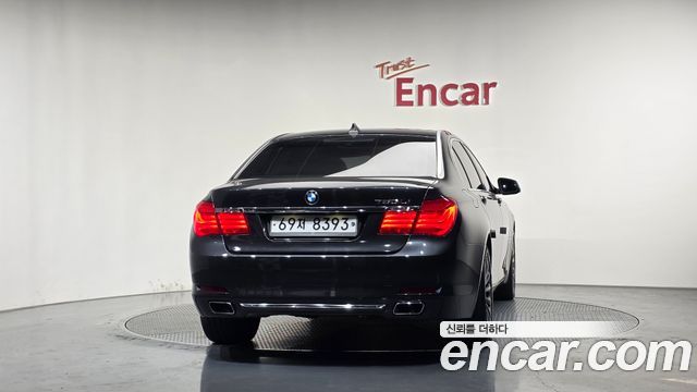 BMW 7-Series 2011 — photo 4