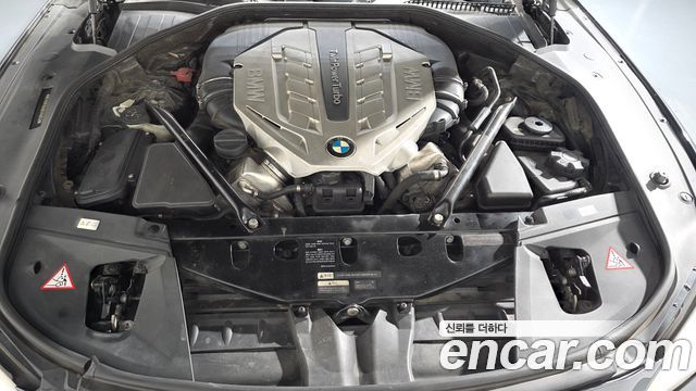 BMW 7-Series 2011 — photo 6