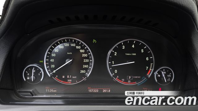 BMW 7-Series 2011 — photo 11