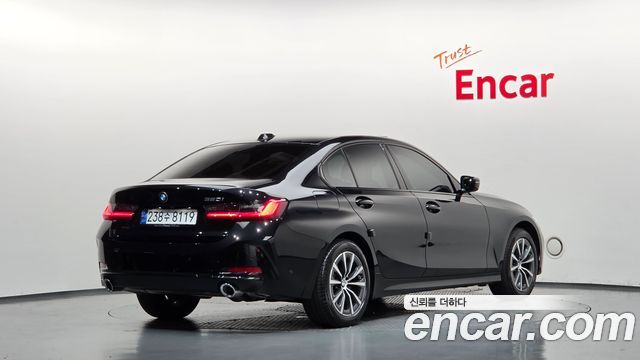BMW 3-Series 2024 — photo 2