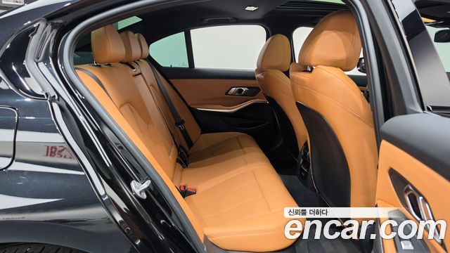 BMW 3-Series 2024 — photo 17