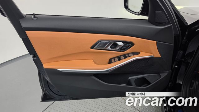 BMW 3-Series 2024 — photo 14