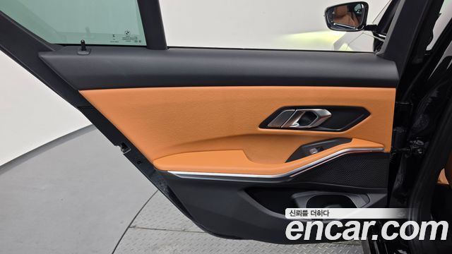 BMW 3-Series 2024 — photo 15