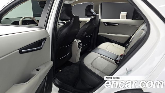 Kia Niro 2023 — photo 11