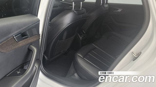 Audi A4 2019 — photo 15