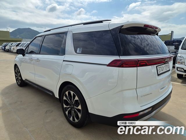 Kia Canival 2022 — photo 2