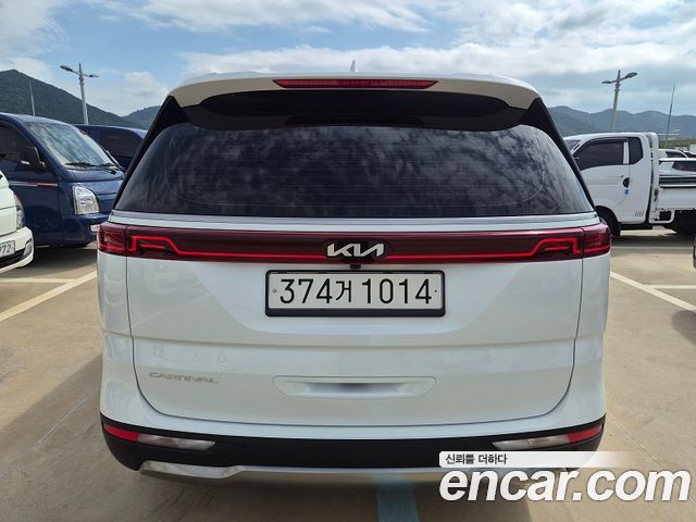 Kia Canival 2022 — photo 3
