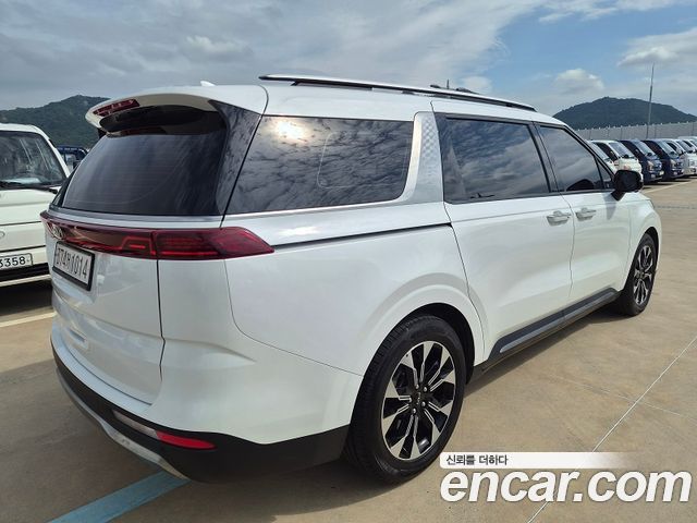 Kia Canival 2022 — photo 4
