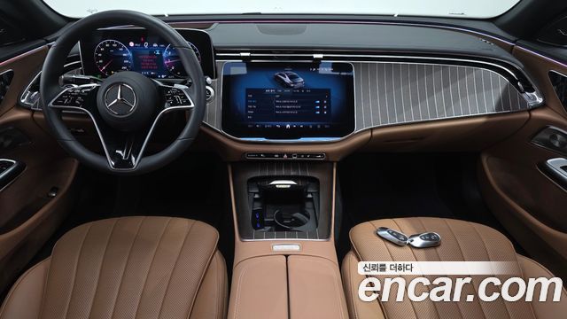 Mercedes-Benz E-Class 2025 — photo 10