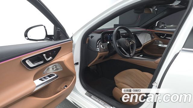 Mercedes-Benz E-Class 2025 — photo 13