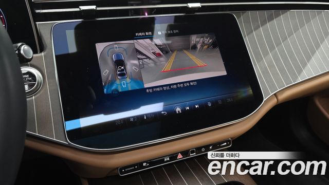 Mercedes-Benz E-Class 2025 — photo 21