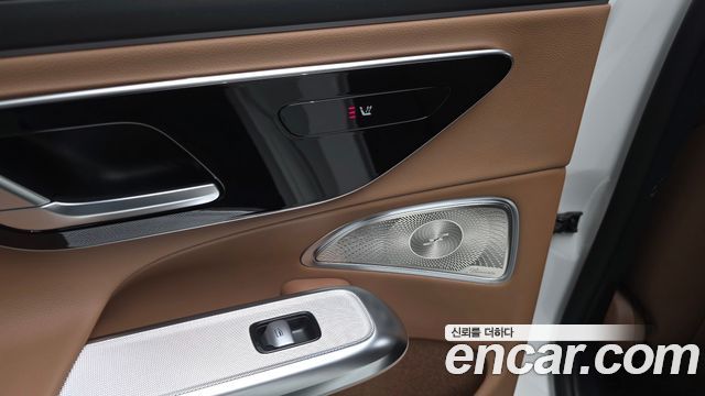 Mercedes-Benz E-Class 2025 — photo 28