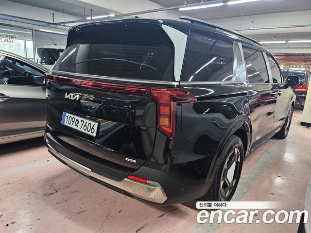 Kia Canival 2025 — photo 2