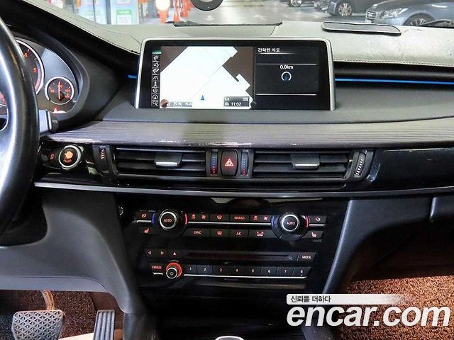 BMW X5 2015 — photo 11