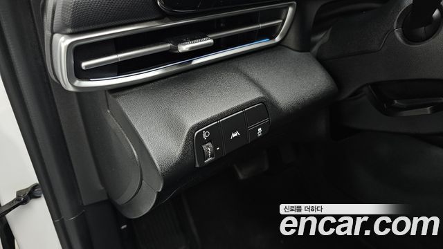 Hyundai AVANTE 2021 — photo 24