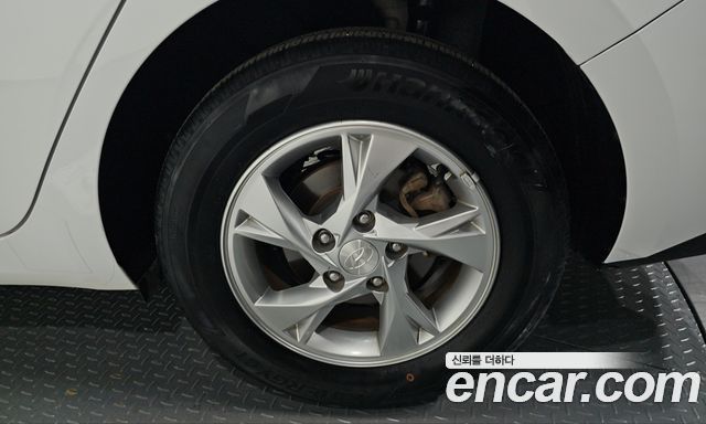 Hyundai AVANTE 2021 — photo 7