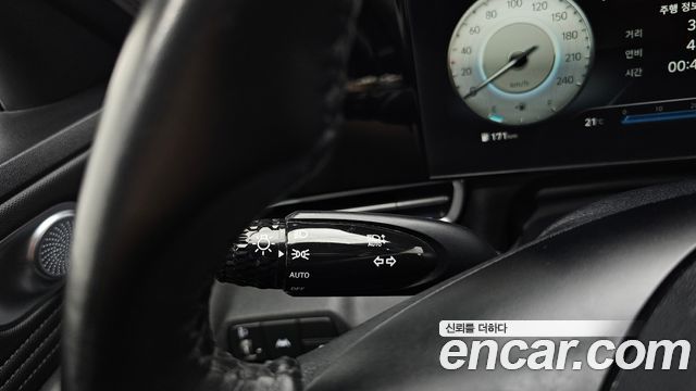 Hyundai AVANTE 2021 — photo 28