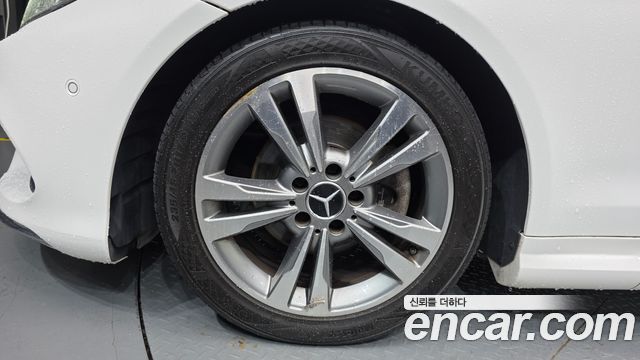 Mercedes-Benz E-Class 2014 — photo 5