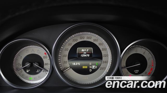 Mercedes-Benz E-Class 2014 — photo 8