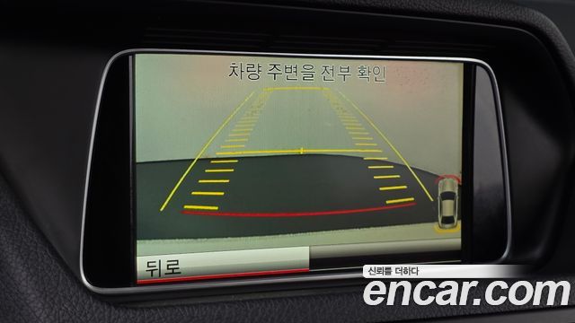 Mercedes-Benz E-Class 2014 — photo 12